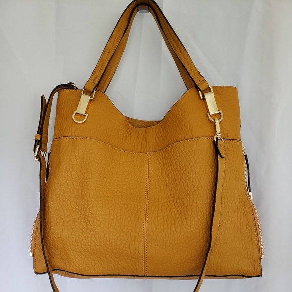 Vince Camuto Handbags - Vincent Camuto leather handbag